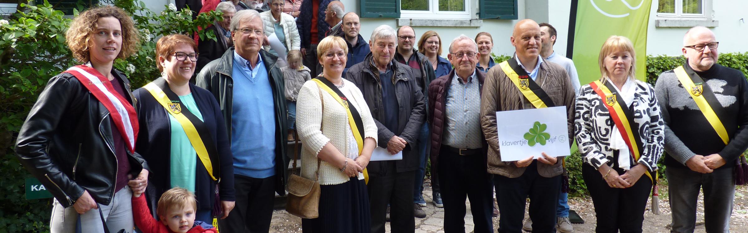 Het lokaal bestuur bij de lancering van Klavertje Vijf in Hoogveld.