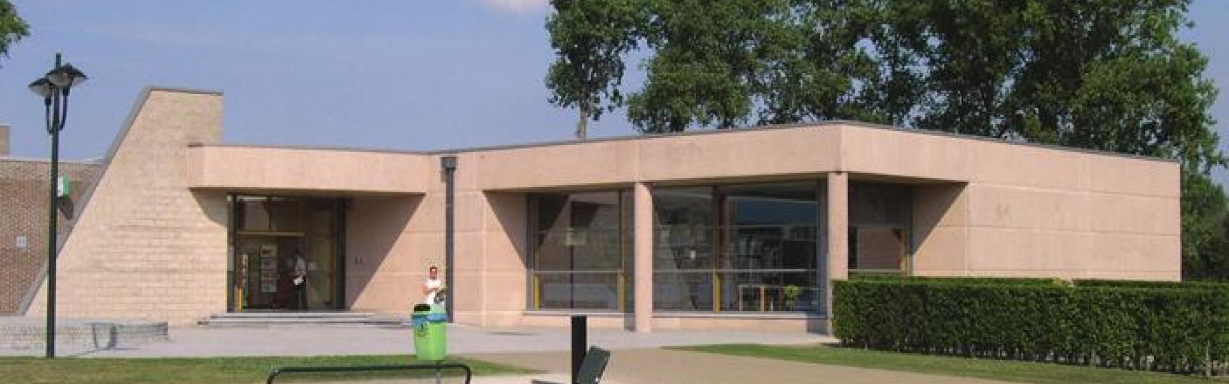 De bibliotheek van Zedelgem opent zijn deuren als afhaalservice.