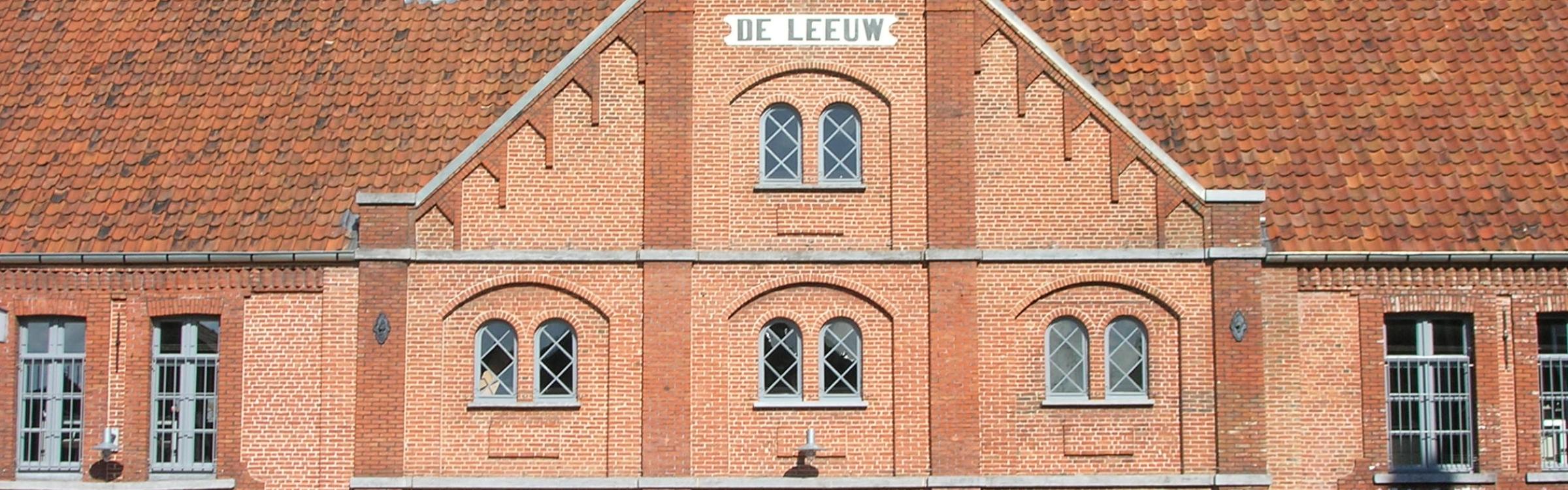 Brouwerij de leeuw op een zonnige dag.