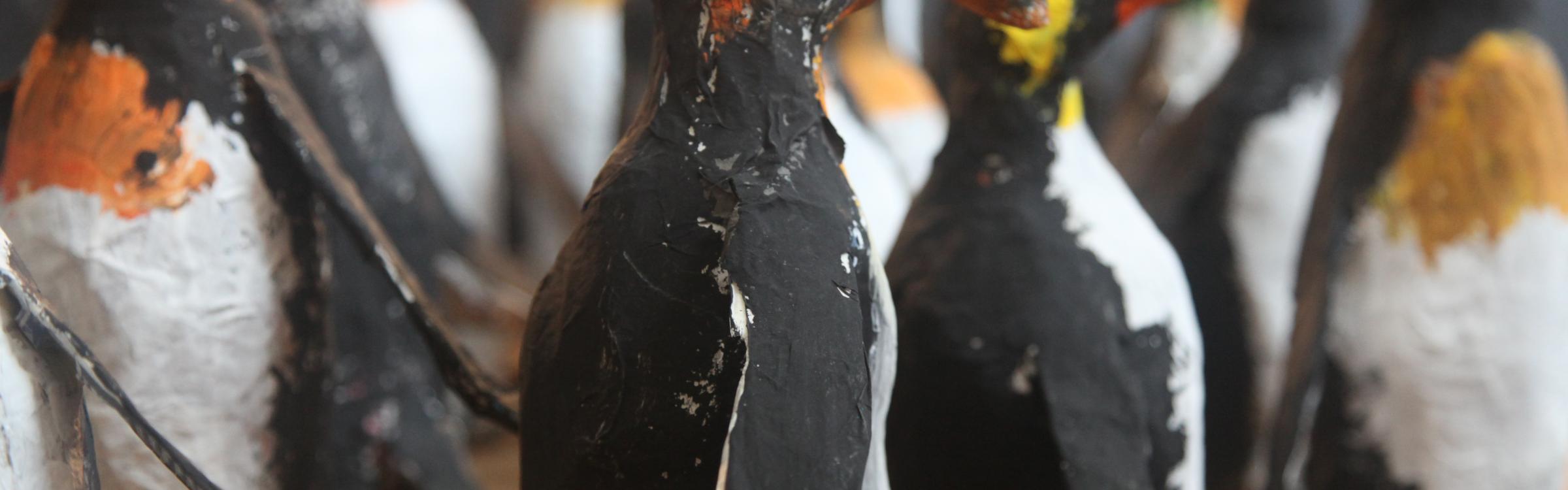 Mooie pinguïns gemaakt door de kunstacademie.