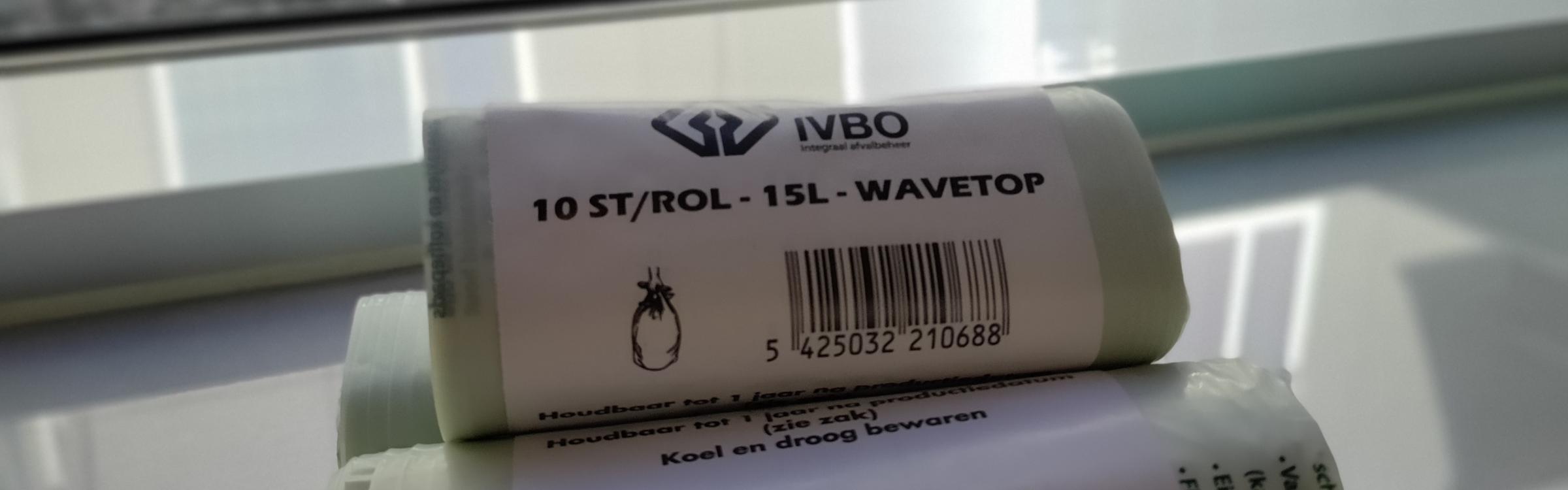 Een stapeltje GFT-zakken klaar om verkocht te worden.