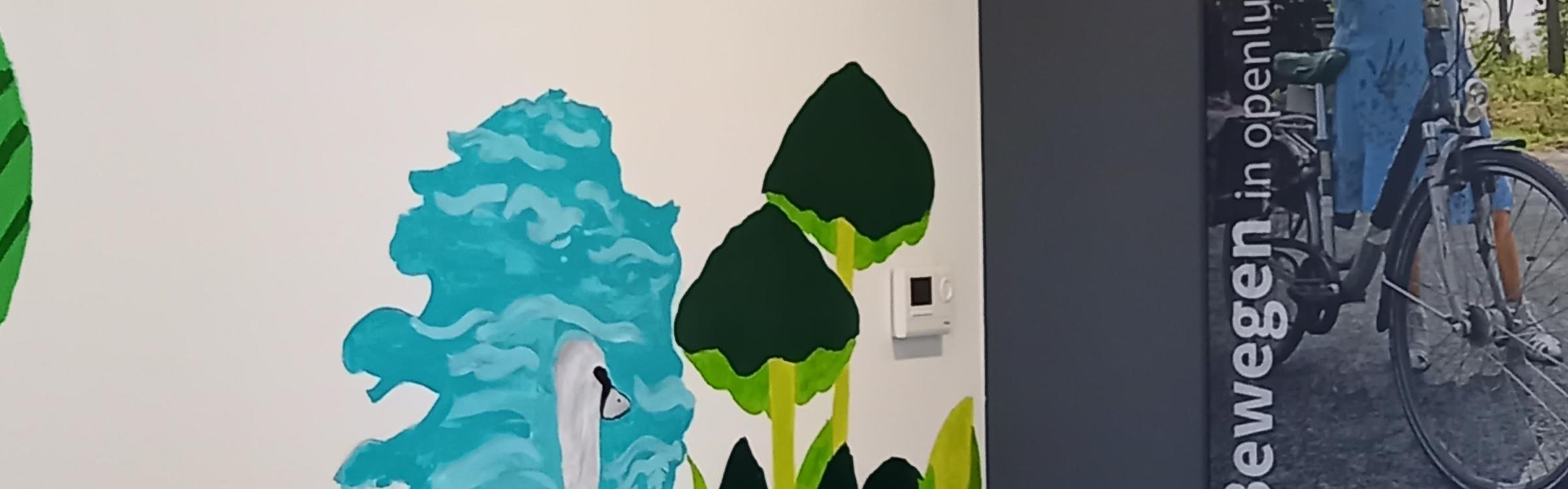 Kunstwerk van jongeren kunstacademie in onthaalgebouw Vloethemveld.