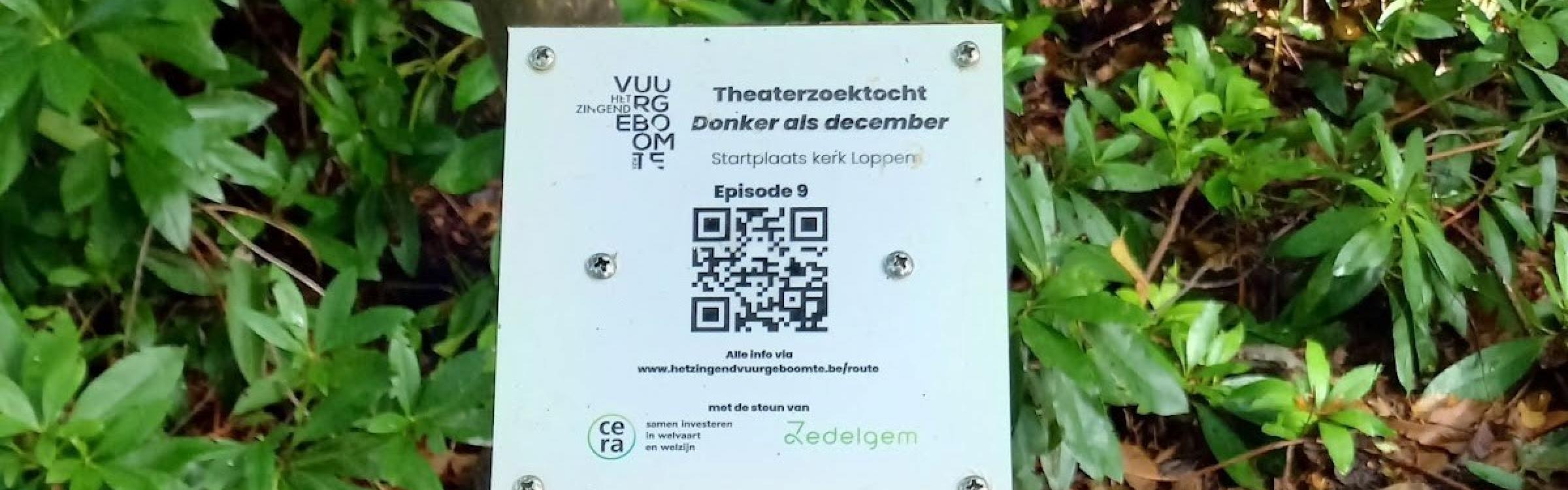 Bordje van de Theater Fietsroute ‘Donker als december’.