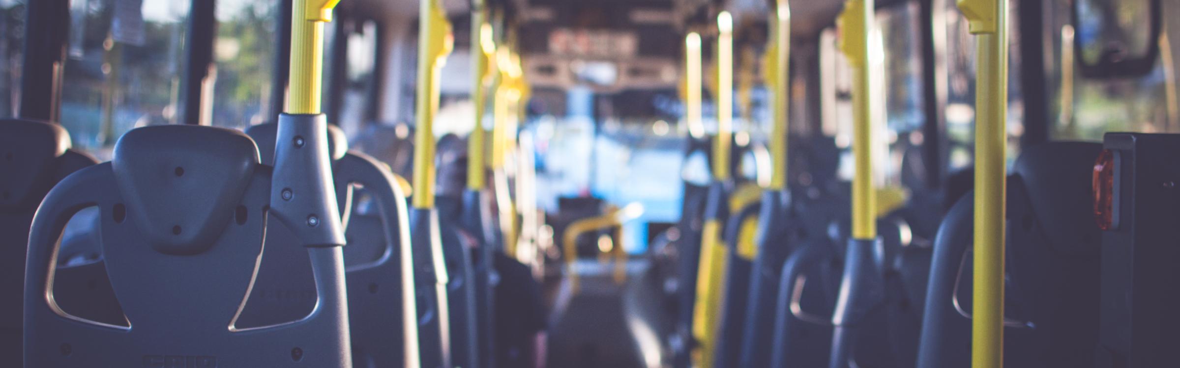 Een bus van vervoersmaatschappij De Lijn.