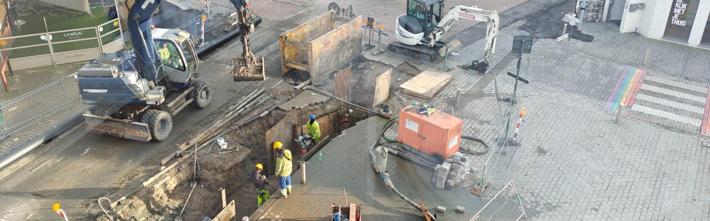 Foto van de werken op het kruispunt Groenestraat - Loppemsestraat - Snellegemsestraat