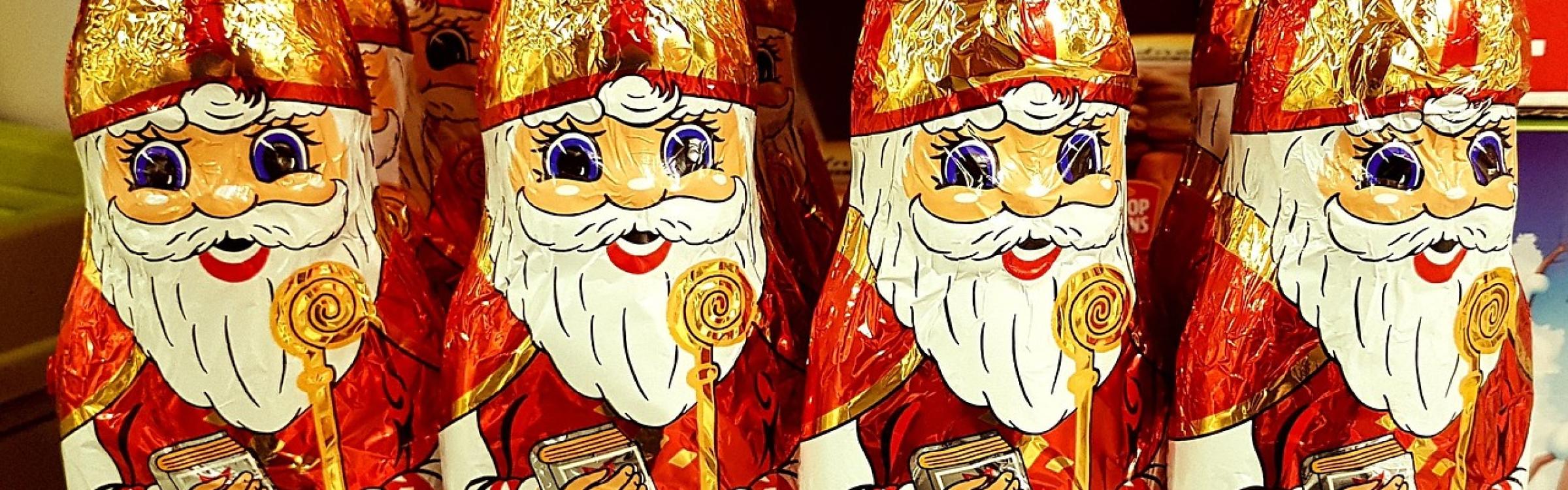 4 chocoladefiguren Sint met folie errond