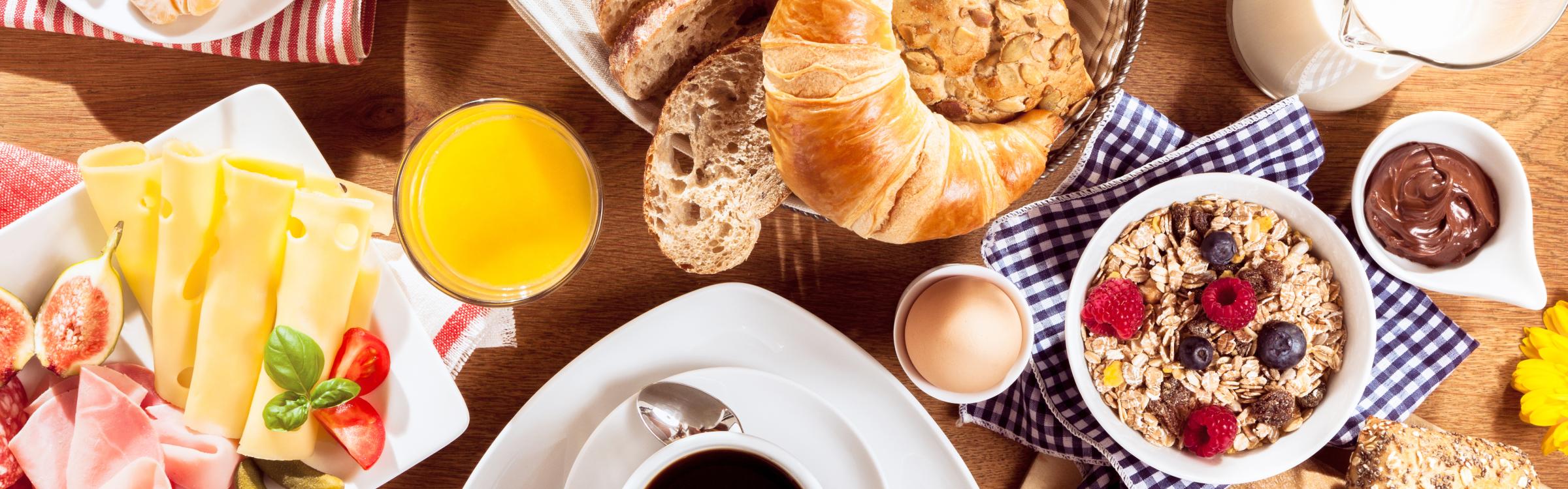 Uitgebreide ontbijttafel 