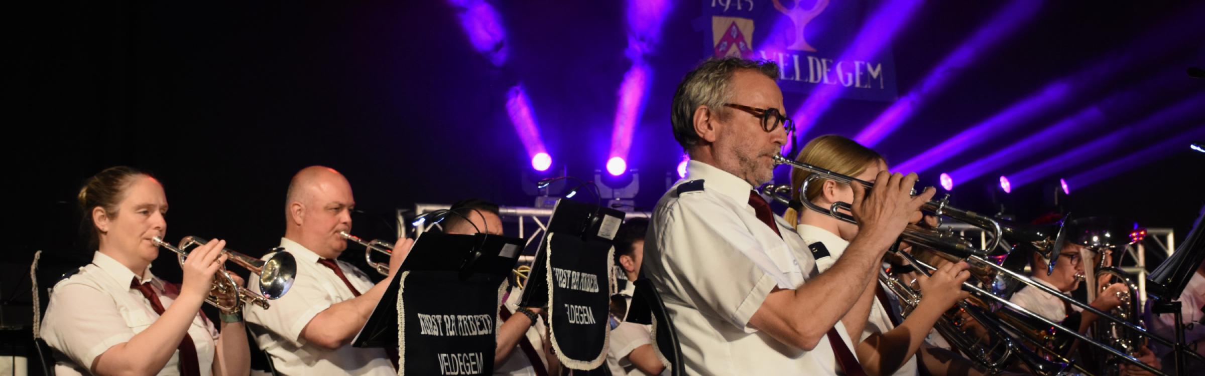 Trompettisten tijdens een concert van de harmonie KNA