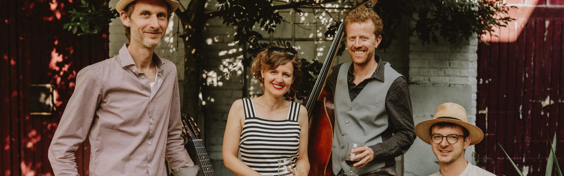 Groepsfoto Les Invités