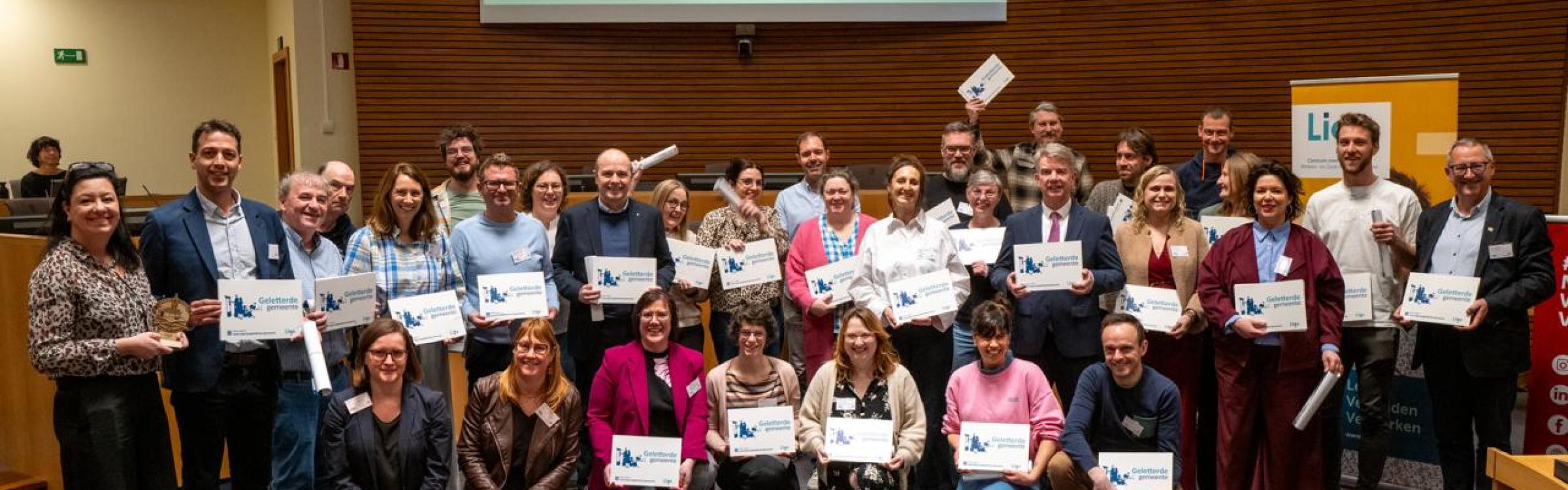 Groepsfoto van de leden Geletterde Gemeente