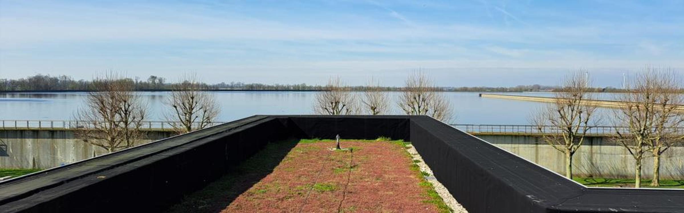 Zicht vanop dak De Watergroep in Woumen