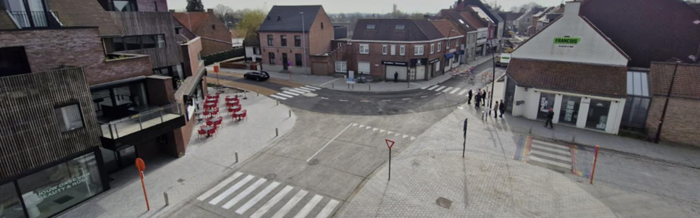 het kruispunt Snellegemsestraat - Loppemsestraat afgewerkt en terug open voor het verkeer