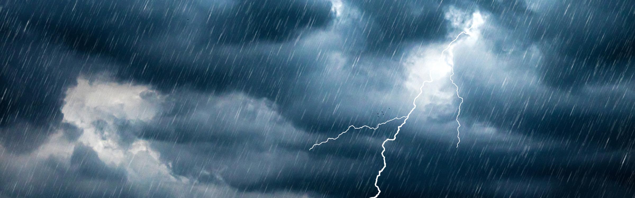 onweer aan de hemel